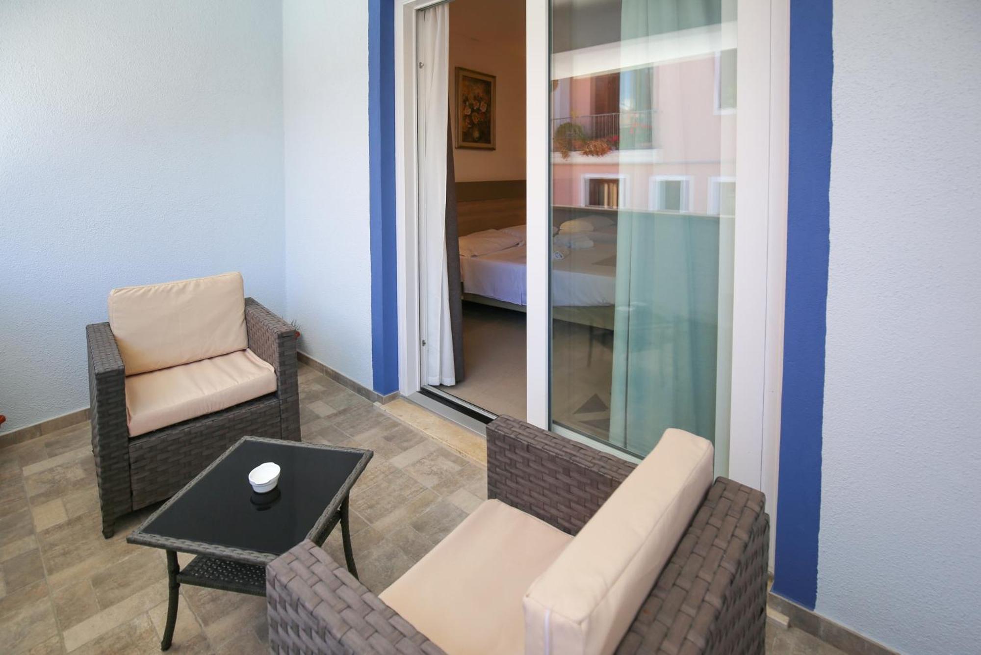 The Square Castelsardo Hotel ภายนอก รูปภาพ