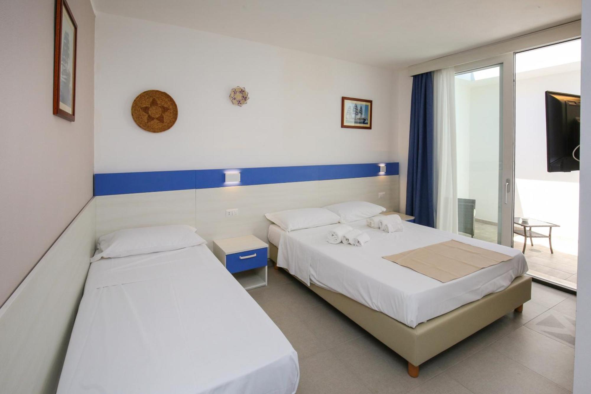 The Square Castelsardo Hotel ภายนอก รูปภาพ