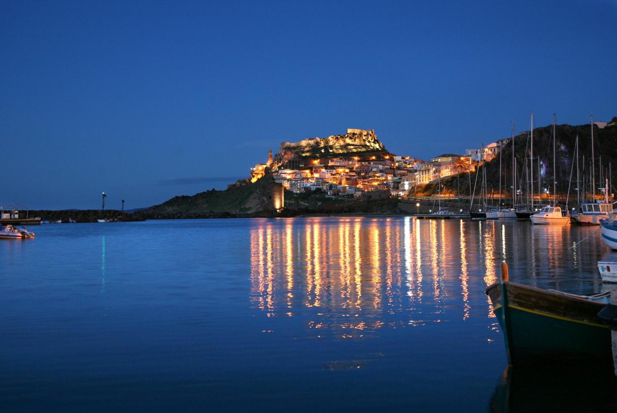 The Square Castelsardo Hotel ภายนอก รูปภาพ