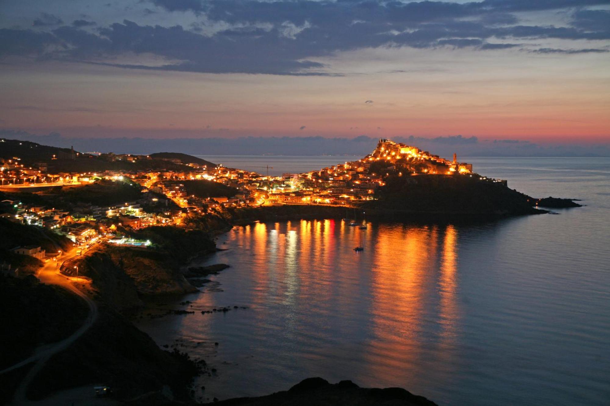 The Square Castelsardo Hotel ภายนอก รูปภาพ
