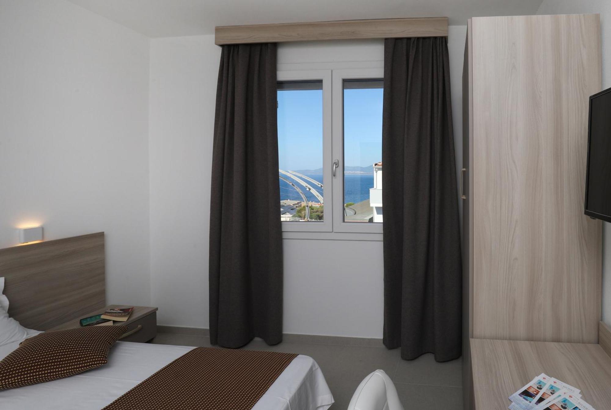 The Square Castelsardo Hotel ภายนอก รูปภาพ