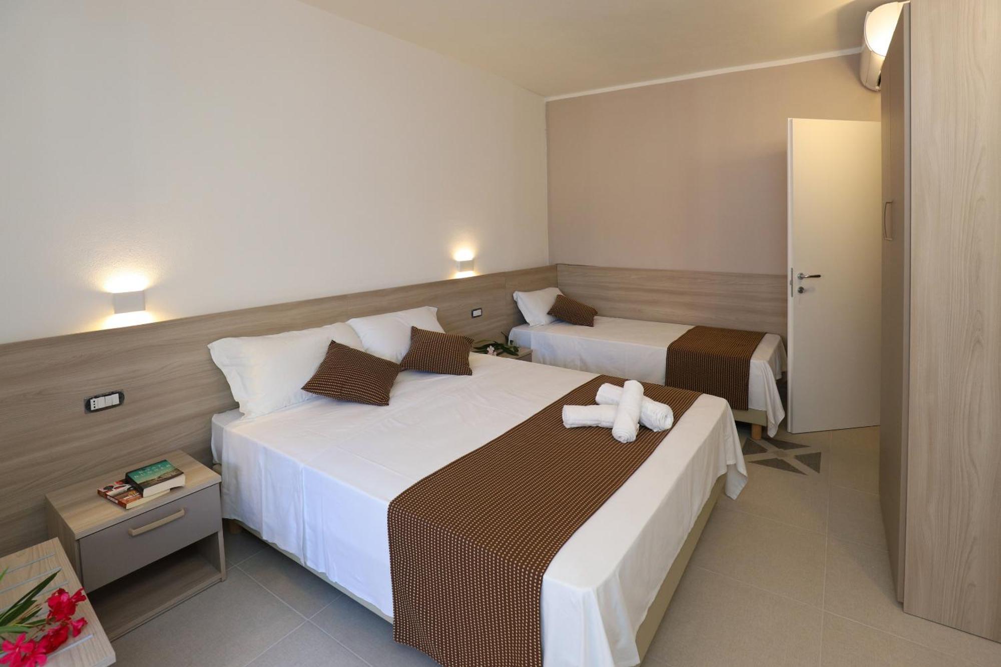 The Square Castelsardo Hotel ภายนอก รูปภาพ